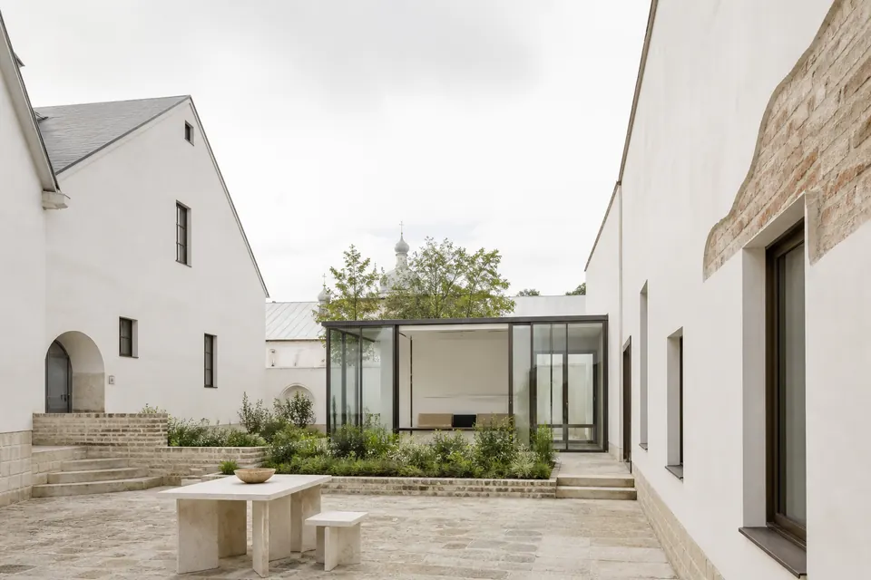 White Courtyard — архитектурный проект